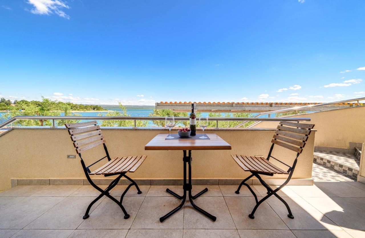 Sibenik Boats Apartment Raslina Ngoại thất bức ảnh